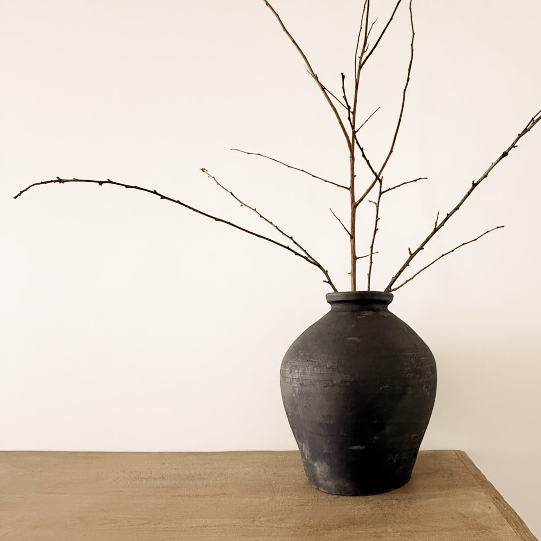 Antique Pot _ Stone Black